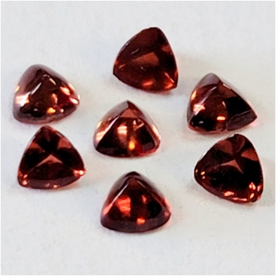 10 Garnet Sugarloaf Trillion Gemstone Cabochons (N) 3mm